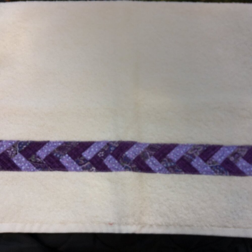 Hand Towel with Machine Quilted Design - Picture 9 of 16